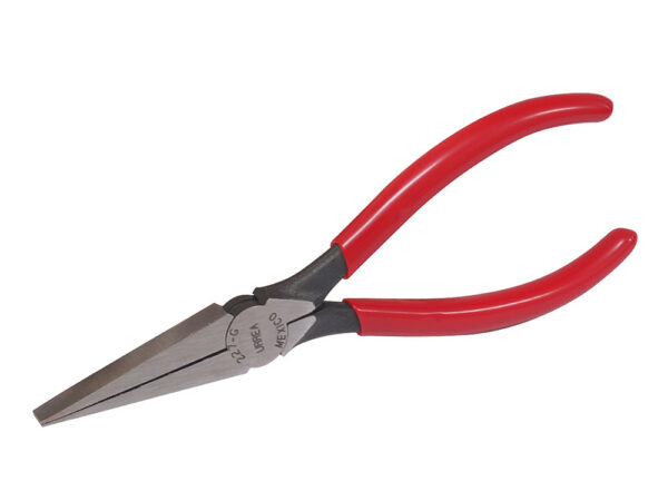 Pinza para electricista con mango rubber grip de 6-5/8" punta plana Urrea