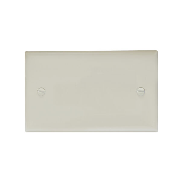 Placa ciega plástica, línea estándar, color marfil Surtek