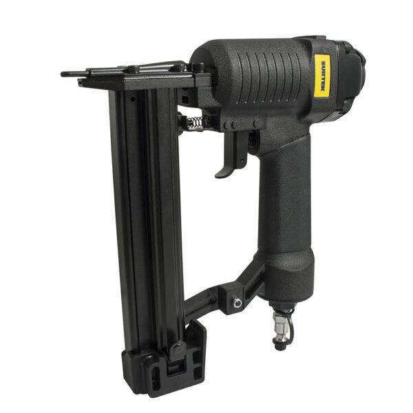 CE632 Clavadora-engrapadora neumática calibre 18GA, capacidad 5/8-1-1/4", 100 clavos - 85 grapas Surtek